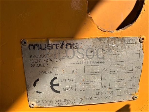 Mini Pá Carregadora Ausa Mustang 2040