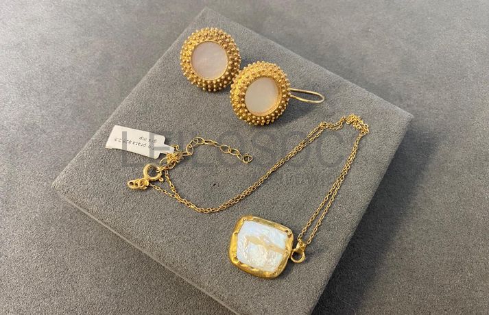 Colar + Par de brincos