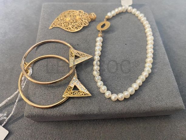 Pulseiras em prata e outros materiais + Par de Brincos e Medalha em Filigrana