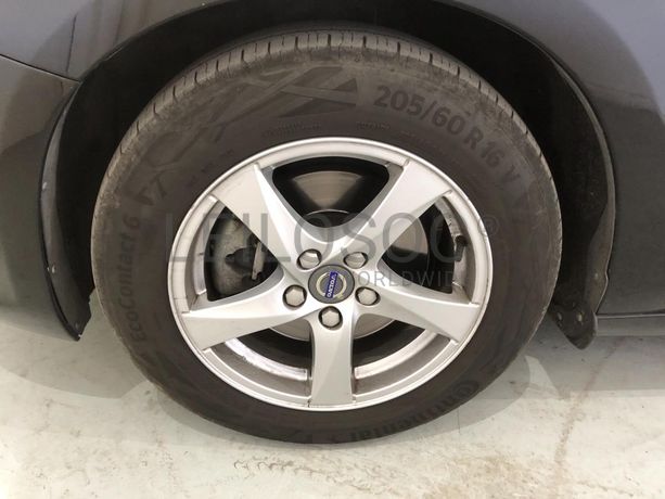 Volvo V60 · Ano 2016