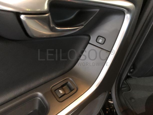 Volvo V60 · Ano 2016