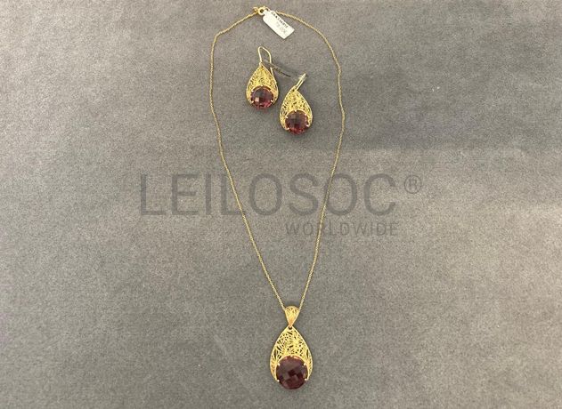 Par de brincos + Colar