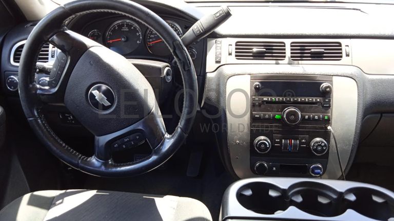 Chevrolet Suburban ·