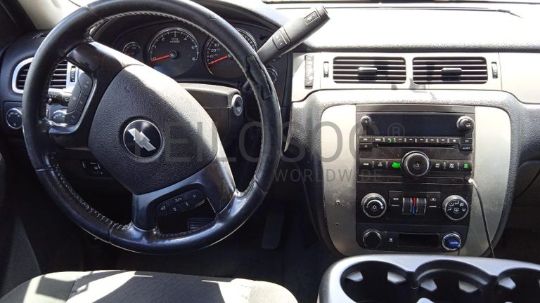 Chevrolet Suburban ·