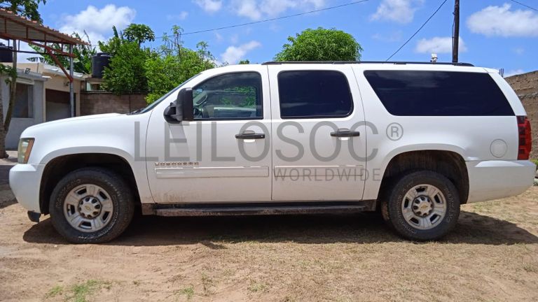 Chevrolet Suburban ·