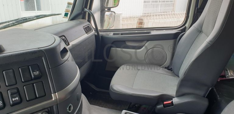 Volvo FM 12 380 · Ano 2004