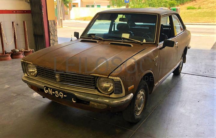 Toyota Corolla 1200 Sedan