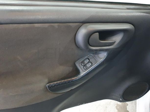 Opel Corsa C Van1.7DI · Ano 2001