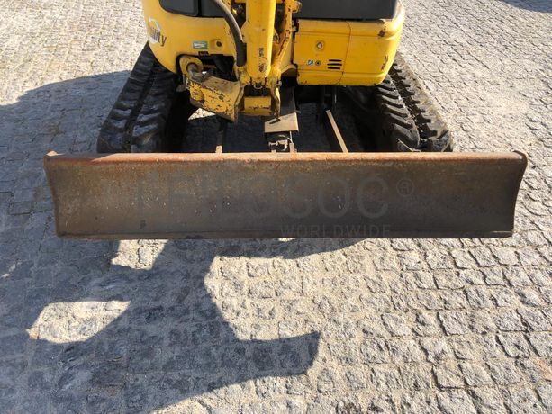 Mini Giratória Rastos Komatsu PC35MR-2