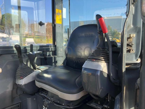 Mini Giratória Rastos Komatsu PC35MR-2