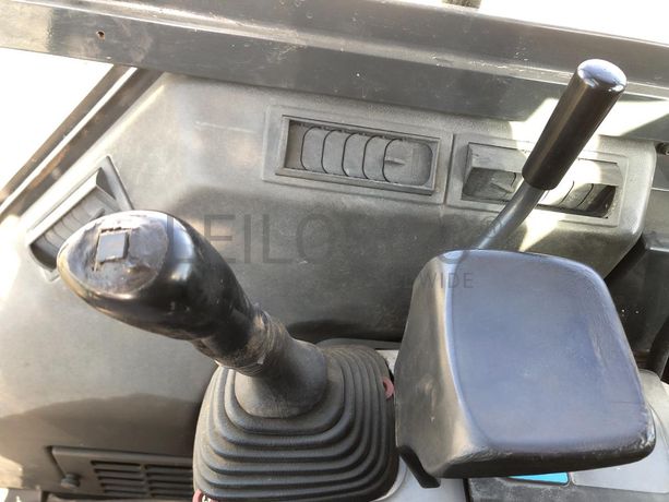 Mini Giratória Rastos Komatsu PC35MR-2