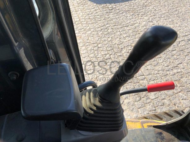 Mini Giratória Rastos Komatsu PC35MR-2