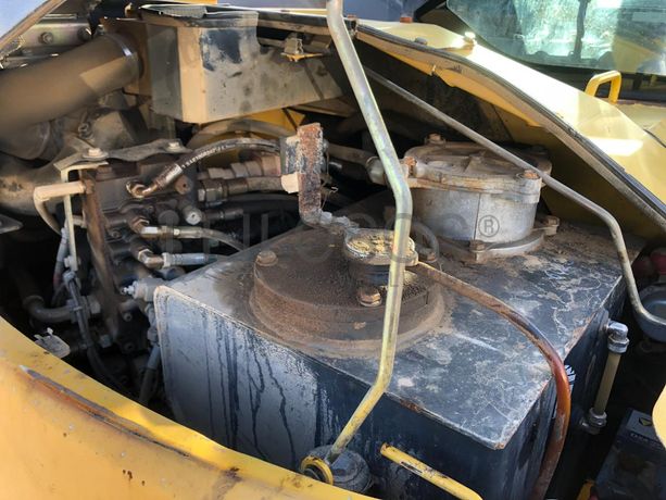 Giratória Rastos Komatsu PC88MR-8