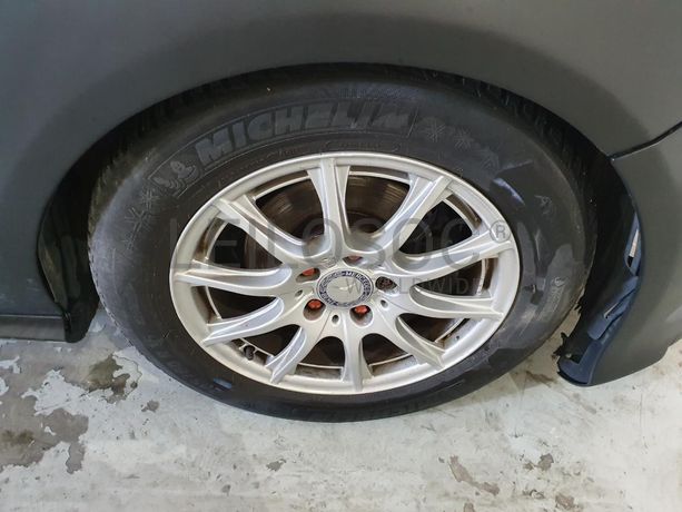 Mercedes-Benz A 180 · Ano 2013