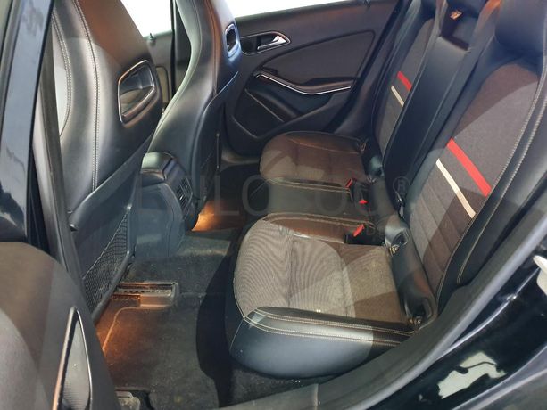 Mercedes-Benz A 180 · Ano 2013