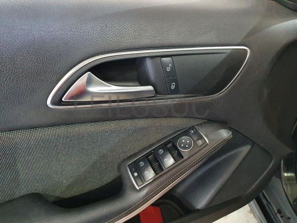 Mercedes-Benz A 180 · Ano 2013