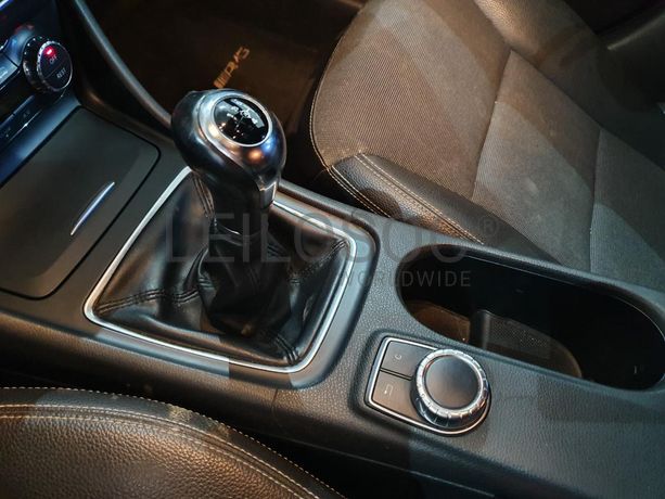 Mercedes-Benz A 180 · Ano 2013