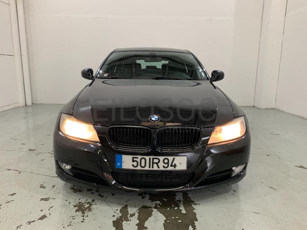 BMW 320D Touring Navigation Sport · Ano 2010