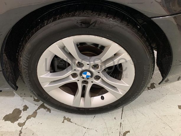 BMW 320D Touring Navigation Sport · Ano 2010