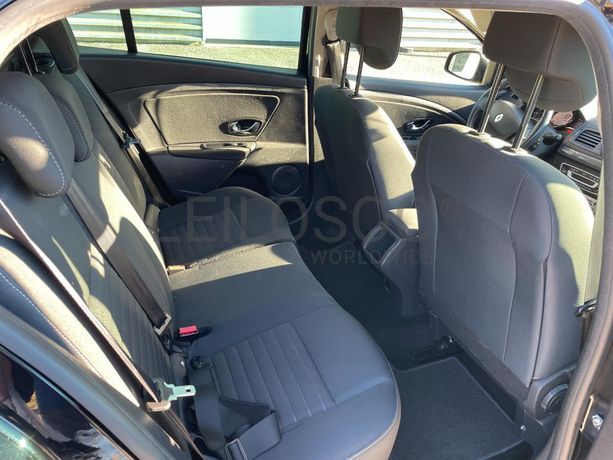 Renault Mégane Sport Tourer 1.5 DCI · Ano 2015