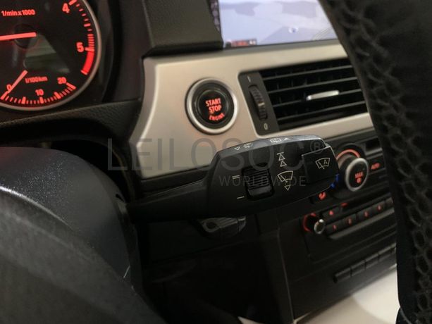 BMW 320D Touring Navigation Sport · Ano 2010