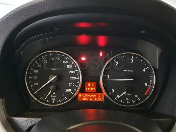 BMW 320D Touring Navigation Sport · Ano 2010