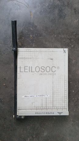 Mobiliário de escritório ·