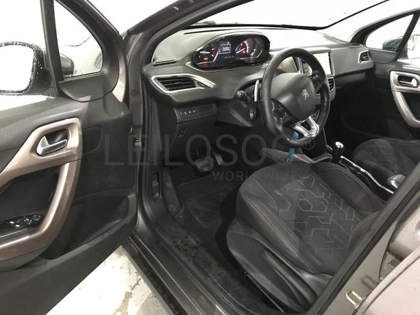Peugeot 2008 1.6 HDI · Ano 2013