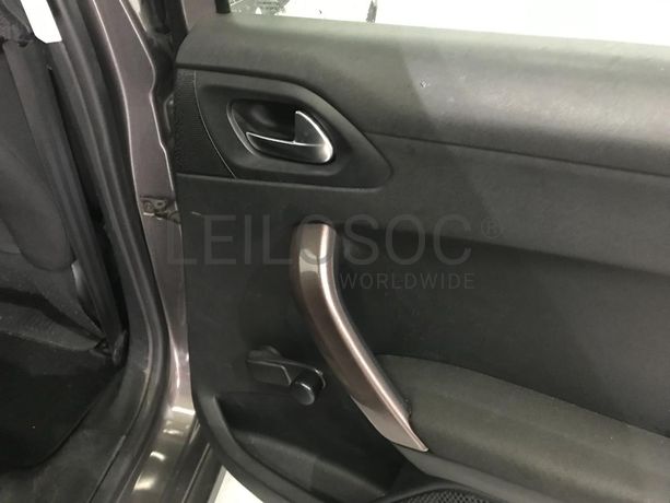 Peugeot 2008 1.6 HDI · Ano 2013