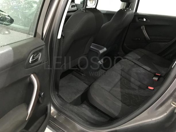 Peugeot 2008 1.6 HDI · Ano 2013
