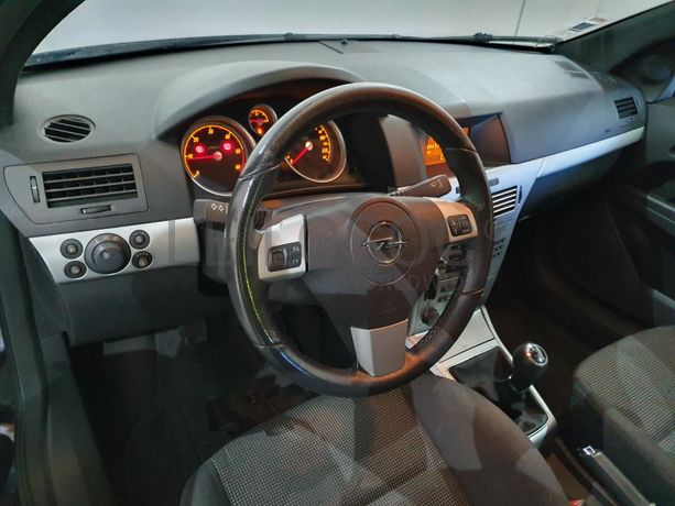 Opel Astra 1.3 CDTI · Ano 2008
