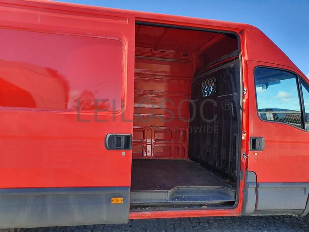 Iveco Daily 35C15 · Ano 2013
