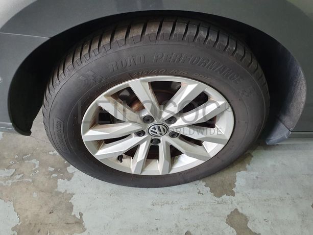 Volkswagen Passat 1.6 TDI · Ano 2015