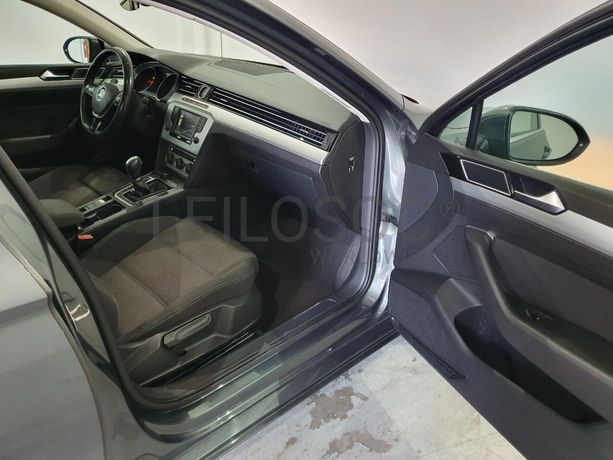 Volkswagen Passat 1.6 TDI · Ano 2015