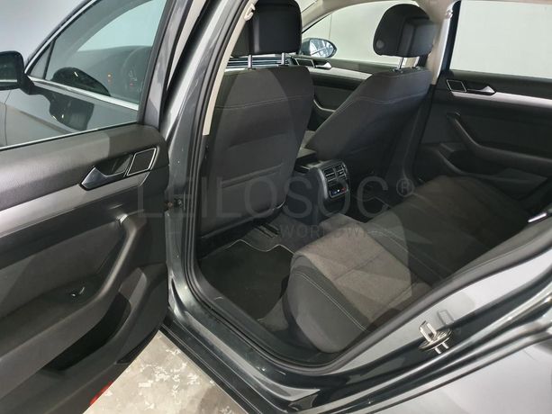 Volkswagen Passat 1.6 TDI · Ano 2015