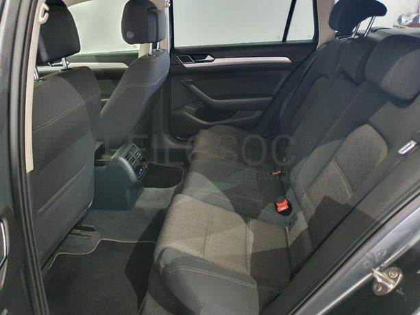 Volkswagen Passat 1.6 TDI · Ano 2015