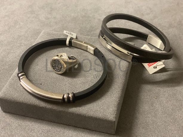 Pulseiras + Anel em prata e outros materiais