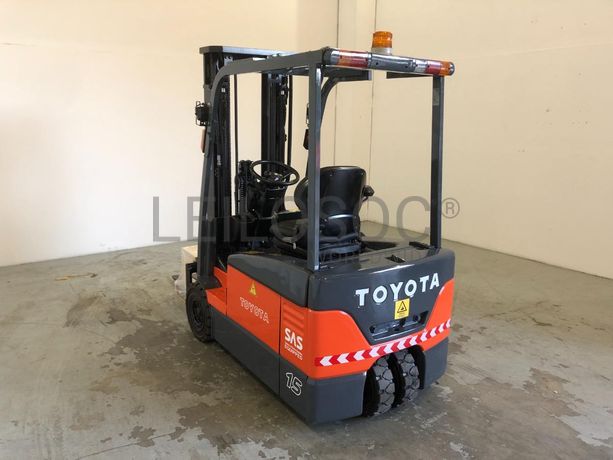 Empilhador Toyota Elétrico 1500 KG