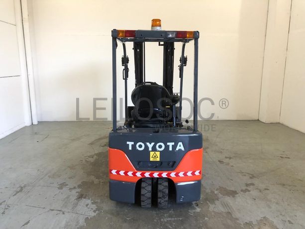 Empilhador Toyota Elétrico 1500 KG