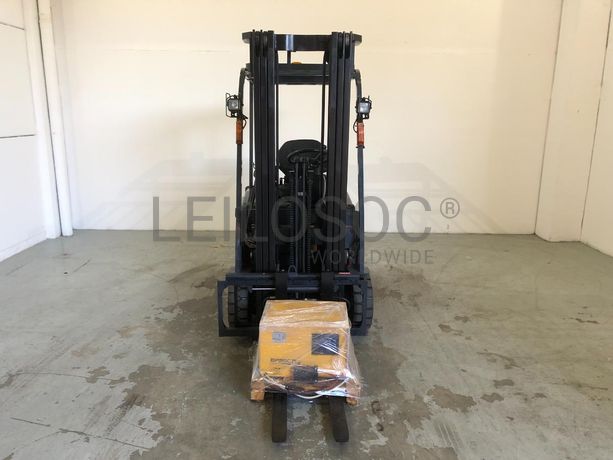 Empilhador Toyota Elétrico 1500 KG