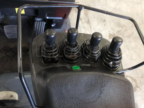 Empilhador Toyota Elétrico 1500 KG