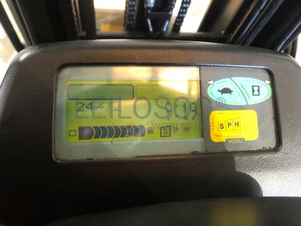 Empilhador Toyota Elétrico 1500 KG