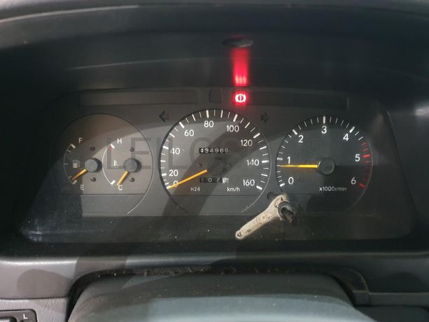 Toyota Hiace 2.4D · Ano 2001