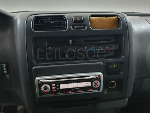 Toyota Hiace 2.4D · Ano 2001