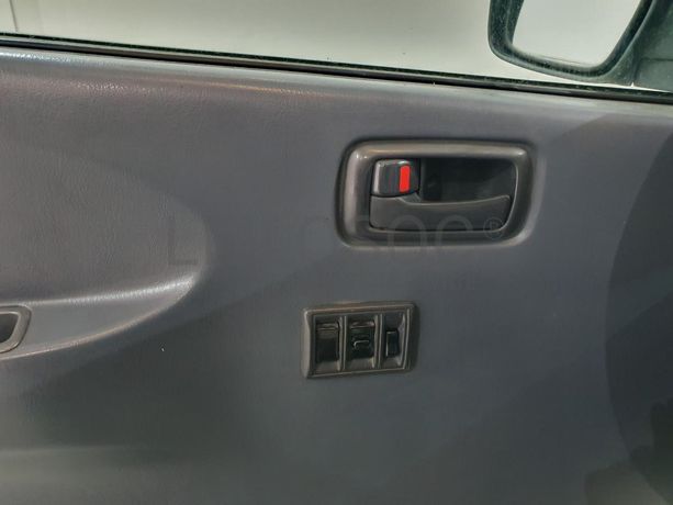 Toyota Hiace 2.4D · Ano 2001