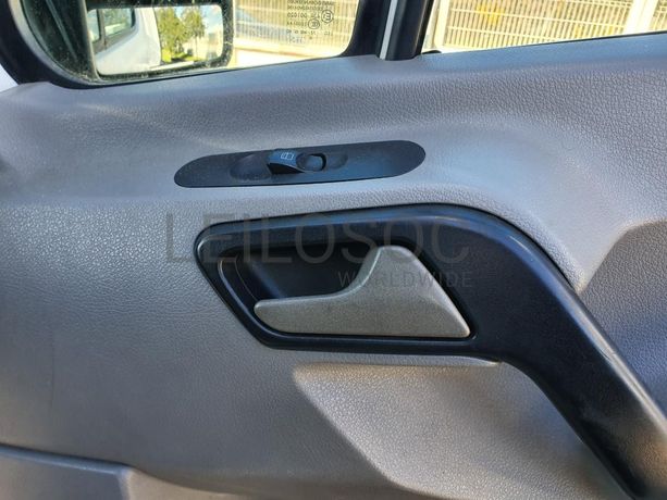 Mercedes-Benz Sprinter 210 CDI · Ano 2011