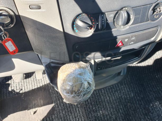 Mercedes-Benz Sprinter 210 CDI · Ano 2011