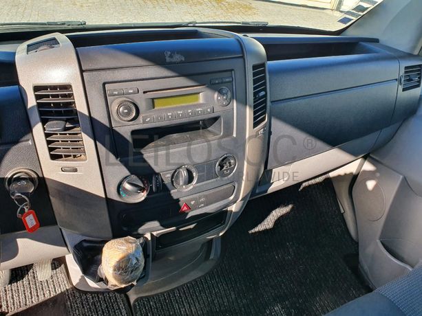 Mercedes-Benz Sprinter 210 CDI · Ano 2011