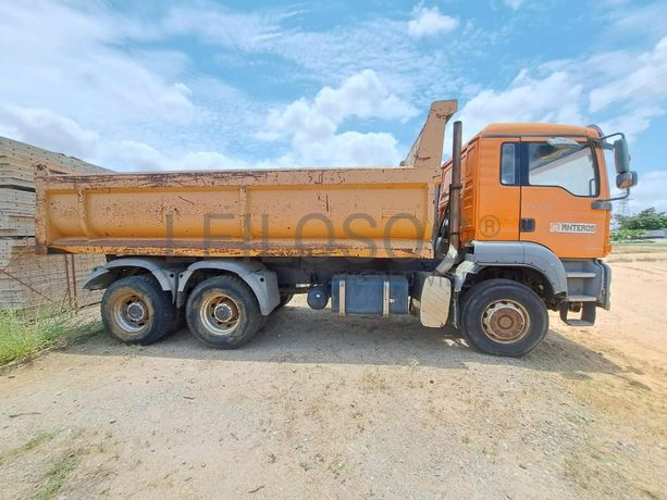 Camião basculante MAN