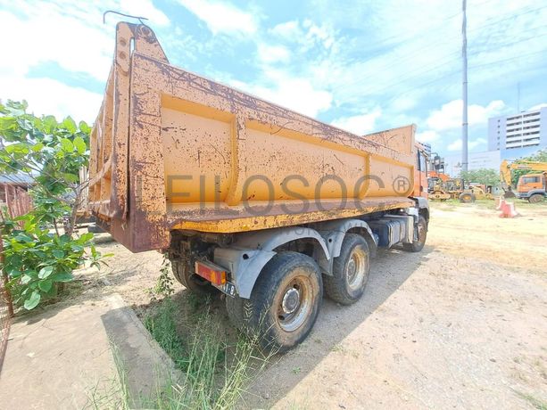 Camião basculante MAN